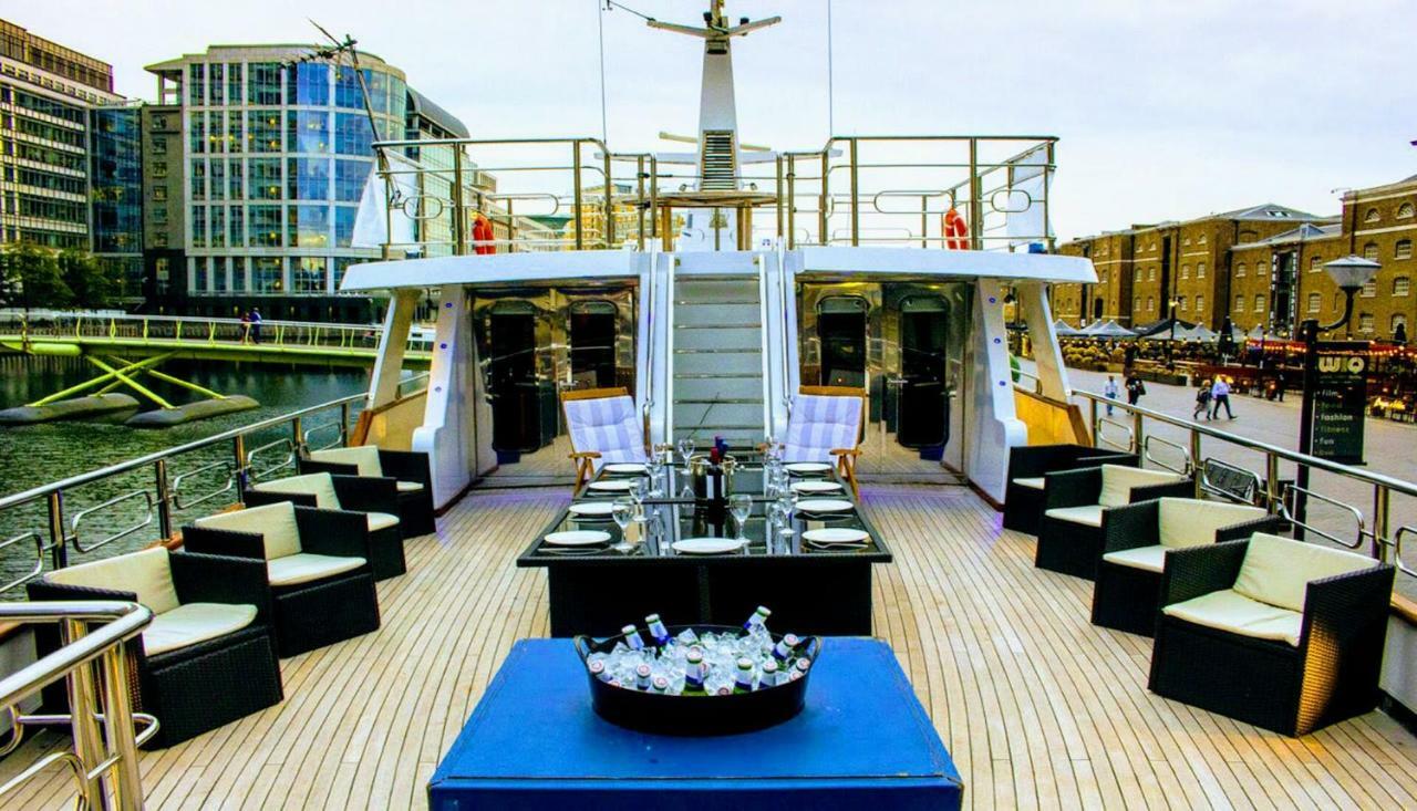 Absolute Pleasure Yacht Hotel London Exterior photo